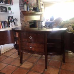 Rooms-To-Go Buffet Table - Sideboard Art Deco Styleytt