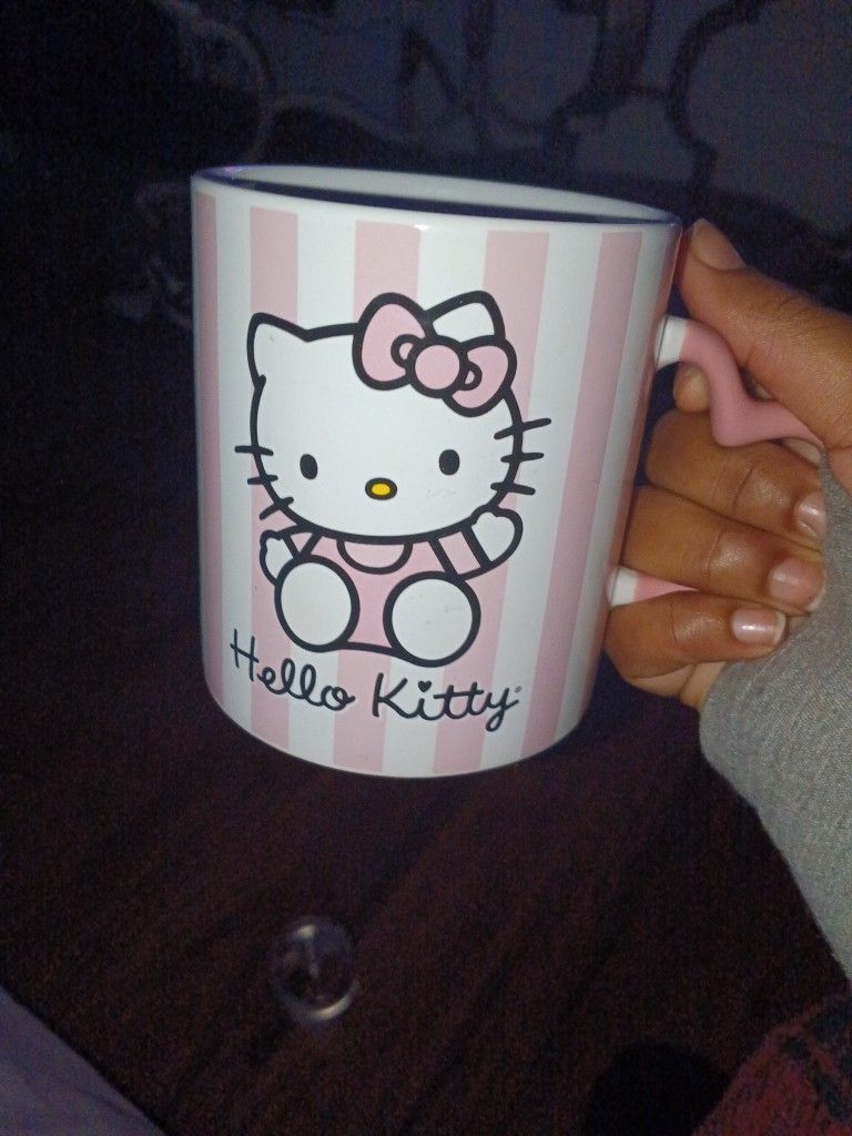 Hello Kitty Glass Cup
