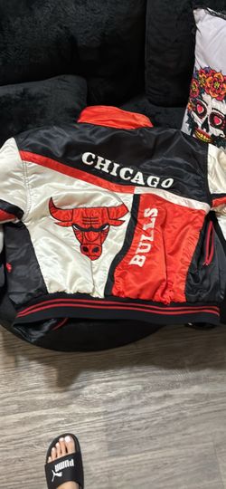 1990s Vintage Chicago Bulls Puff Jacket M/L