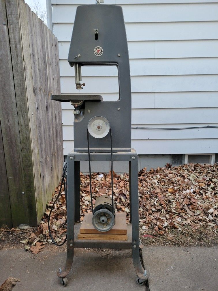 VINTAGE ROCKWELL/DELTA 10" BAND SAW