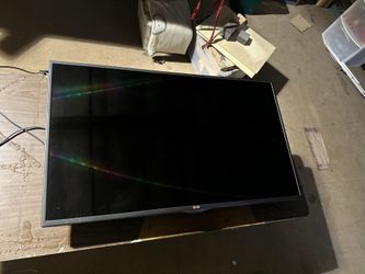 LG Flat Screen TV 40” By 23” With Wall Mount