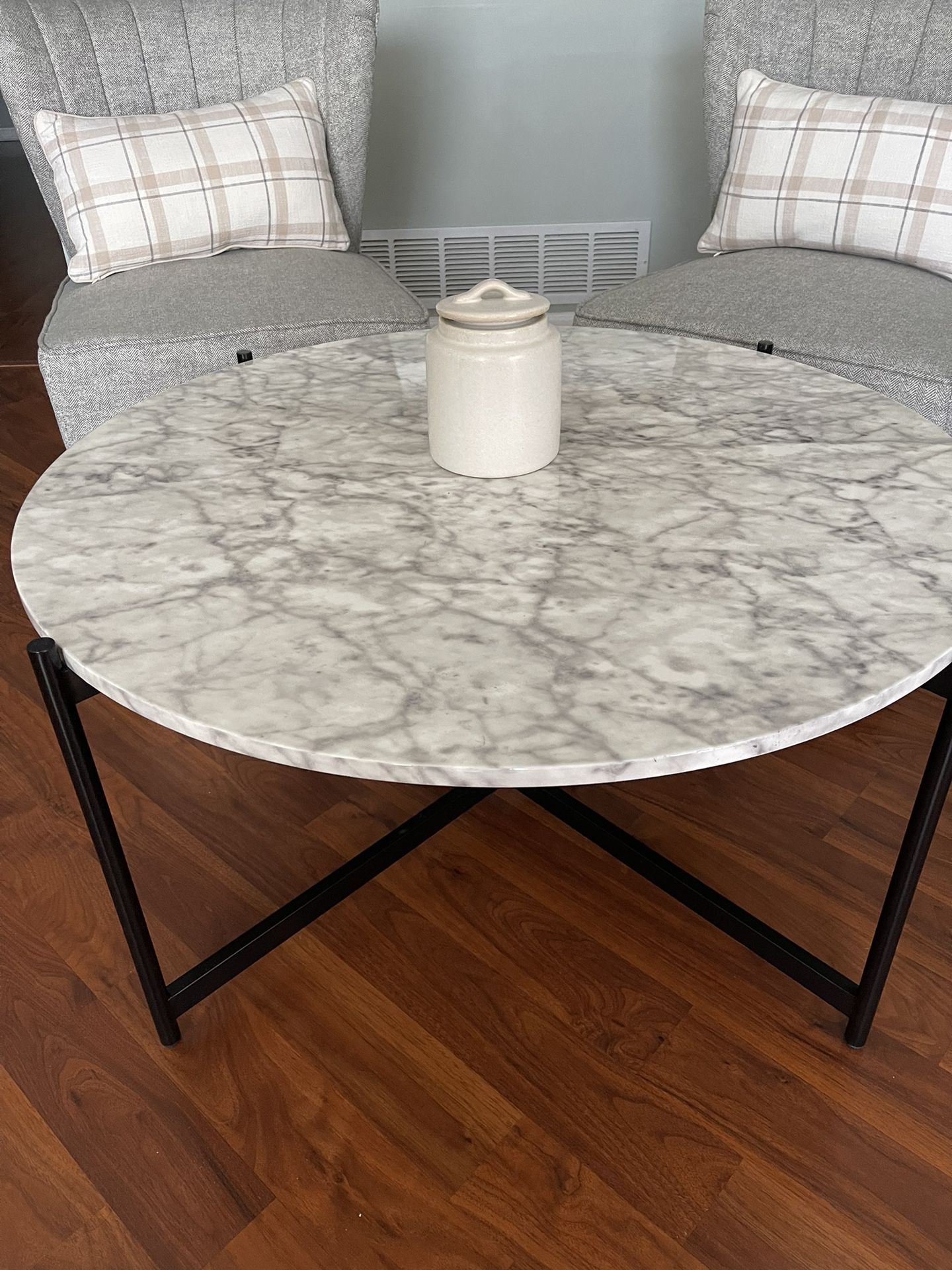 Round coffee Table 