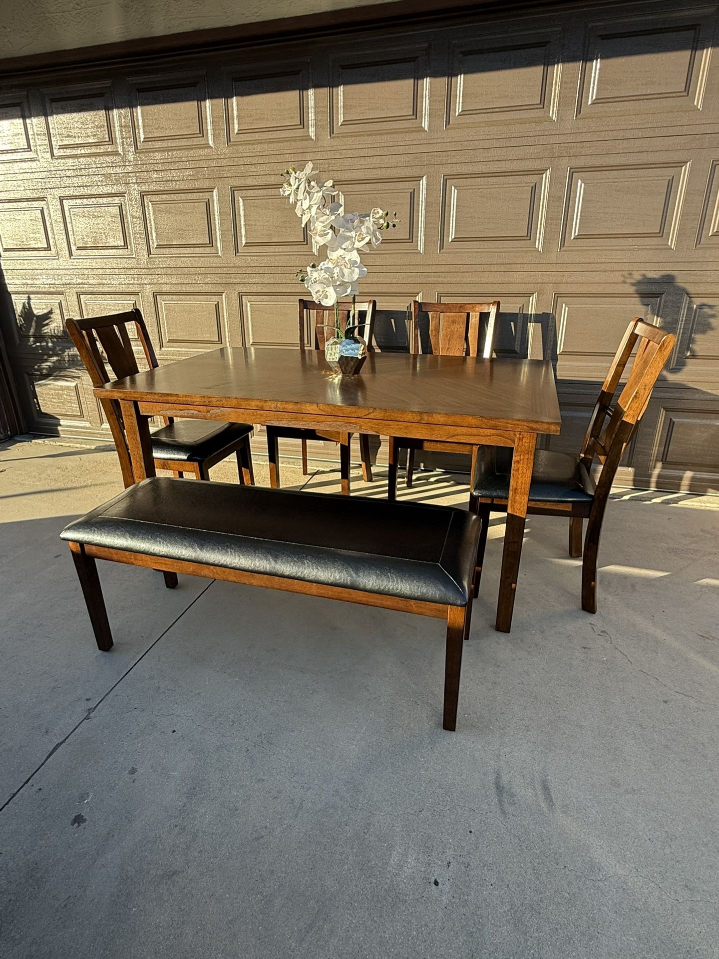 Beautiful Dining Table Set New
