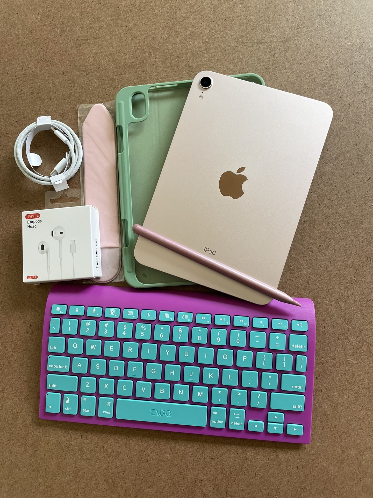 iPad Mini 6th Generation 64Gb pink Zagg Keyboard, Pen, Case, earphone and Charger