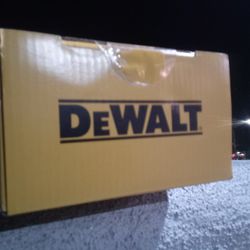 DeWalt 2A Battery Charger & Maintainer (6V/12V) - New in Box