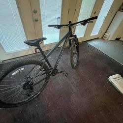 2024 Specialized Rockhopper Sport