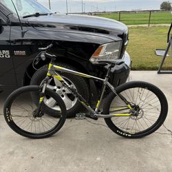 Giant Talon Men’s  Bike