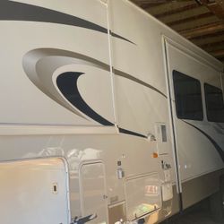 2006 KZ sportsman Toy hauler. Reduced!  25000