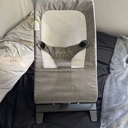 Baby Delight Alpine Deluxe Portable Bouncer - Charcoal Gray