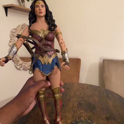 Big Wonder Woman Figure