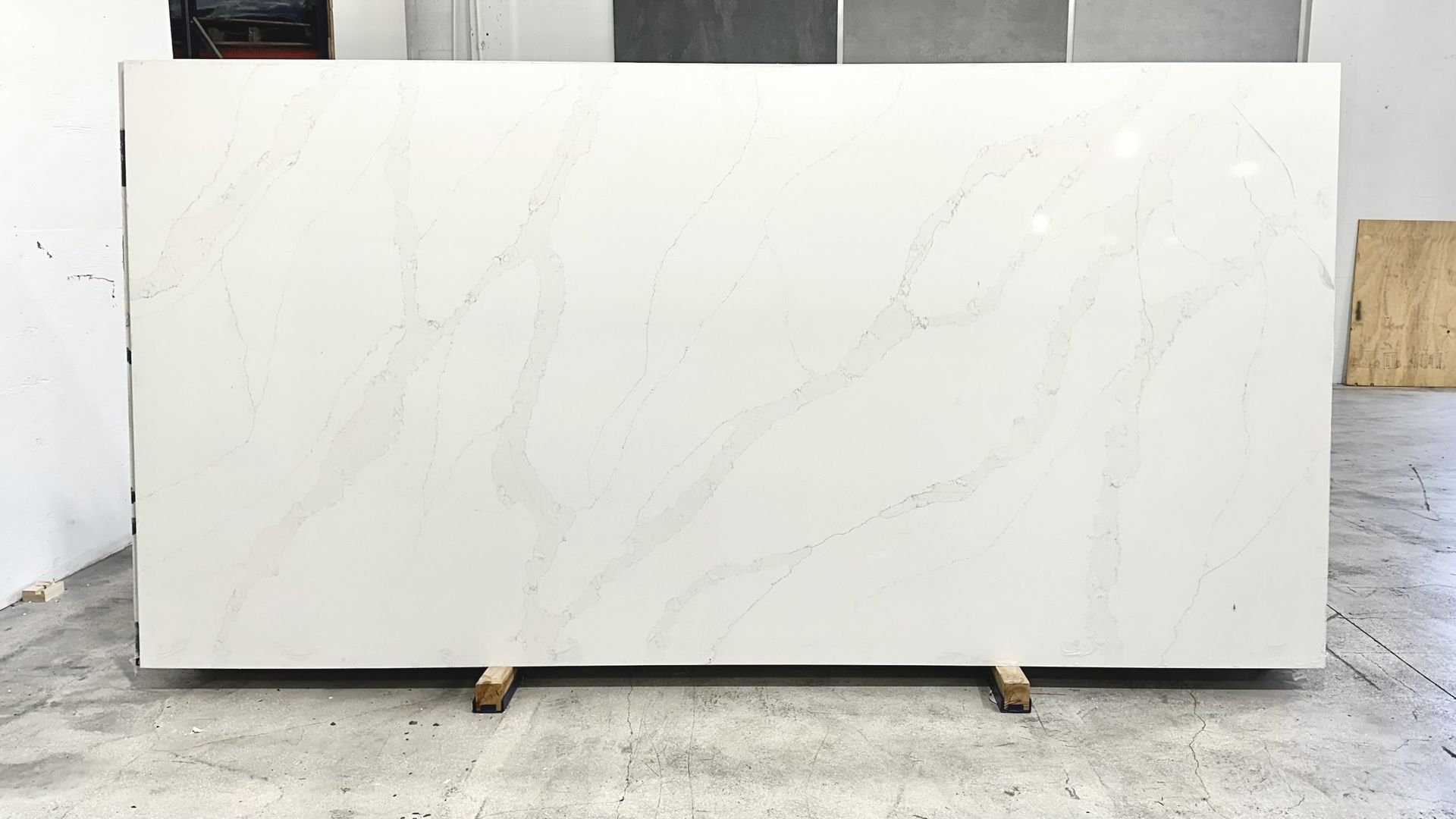CALACATTA QUARTZ JUMBO SLABS IBIZA ORO 127X64 2CM FOR KITCHEN COUNTERTOPS