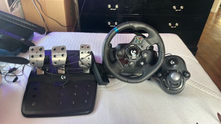 Logitech G920 xbox wheel