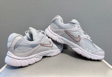 Nike V5 RNR Women's size 8
