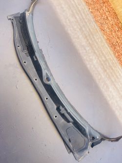 Dodge challenger cowl for windshield