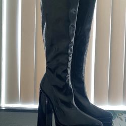 Women’s Black Heels 5inch Vinyl Boots Women's Size 7 Never Worn