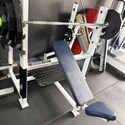Atlantis Incline Bench Press