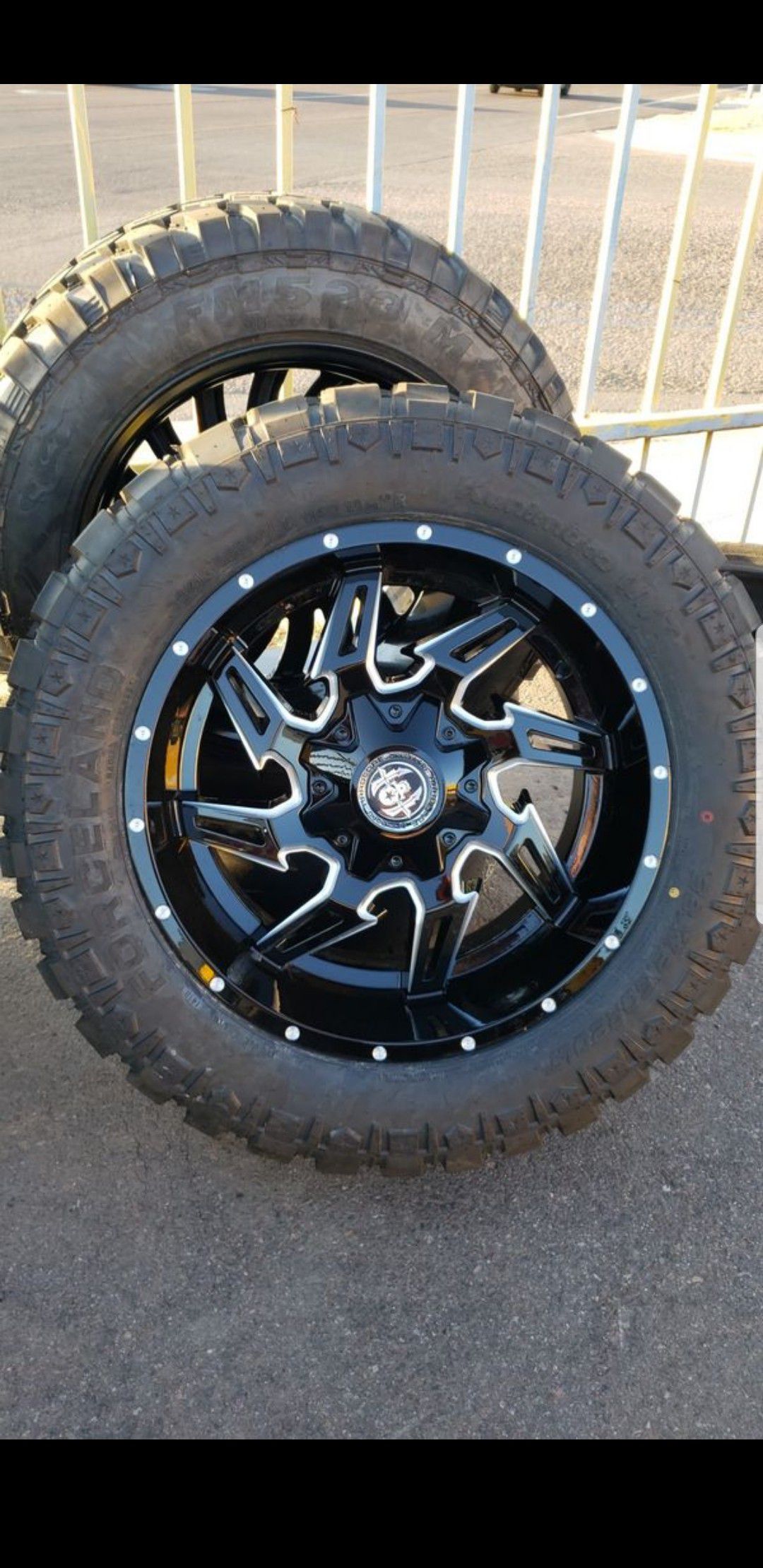 20x10 black hardcore offroad rims 6 lug 6x139 6x135 whit New MUD tires 33 1250 20 lt
