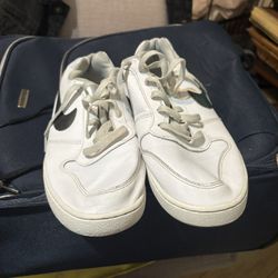 Low top Nikes