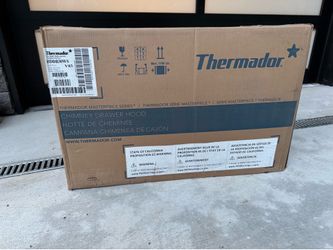 Thermador Masterpiece 30" Drawer Chimney Wall Hood HDDB30WS