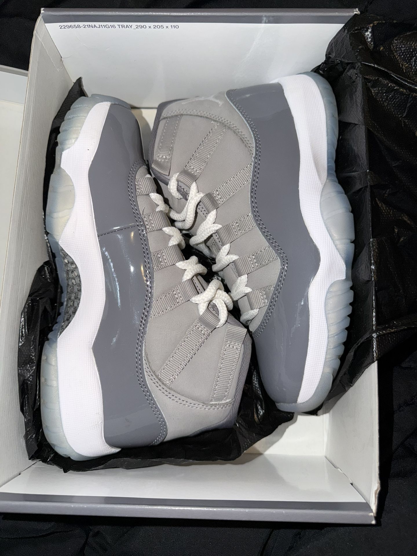 Jordan 11 Cool Grey size 4Y 