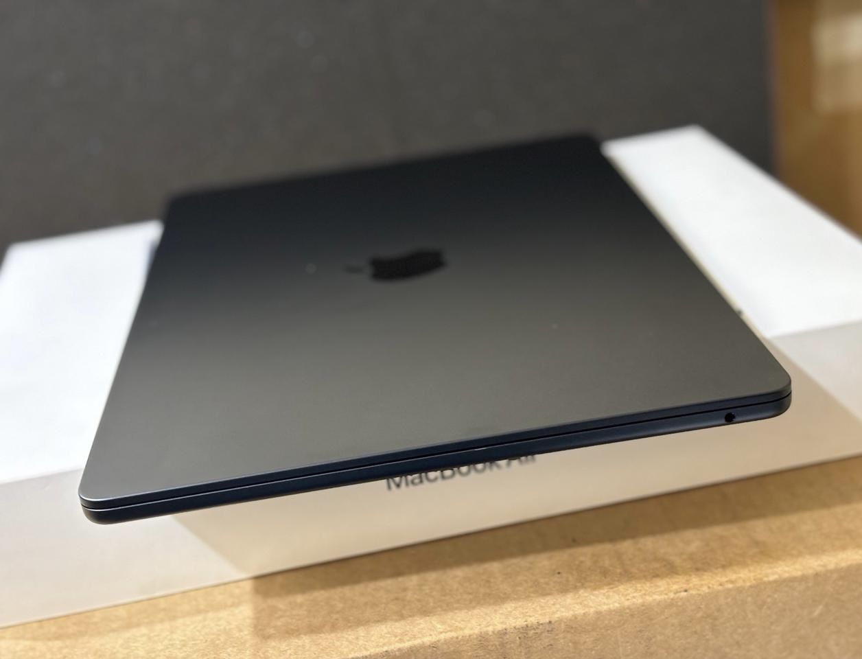 MacBook Air 15 M3 2024 8 gb ram 256 gb ssd midnight