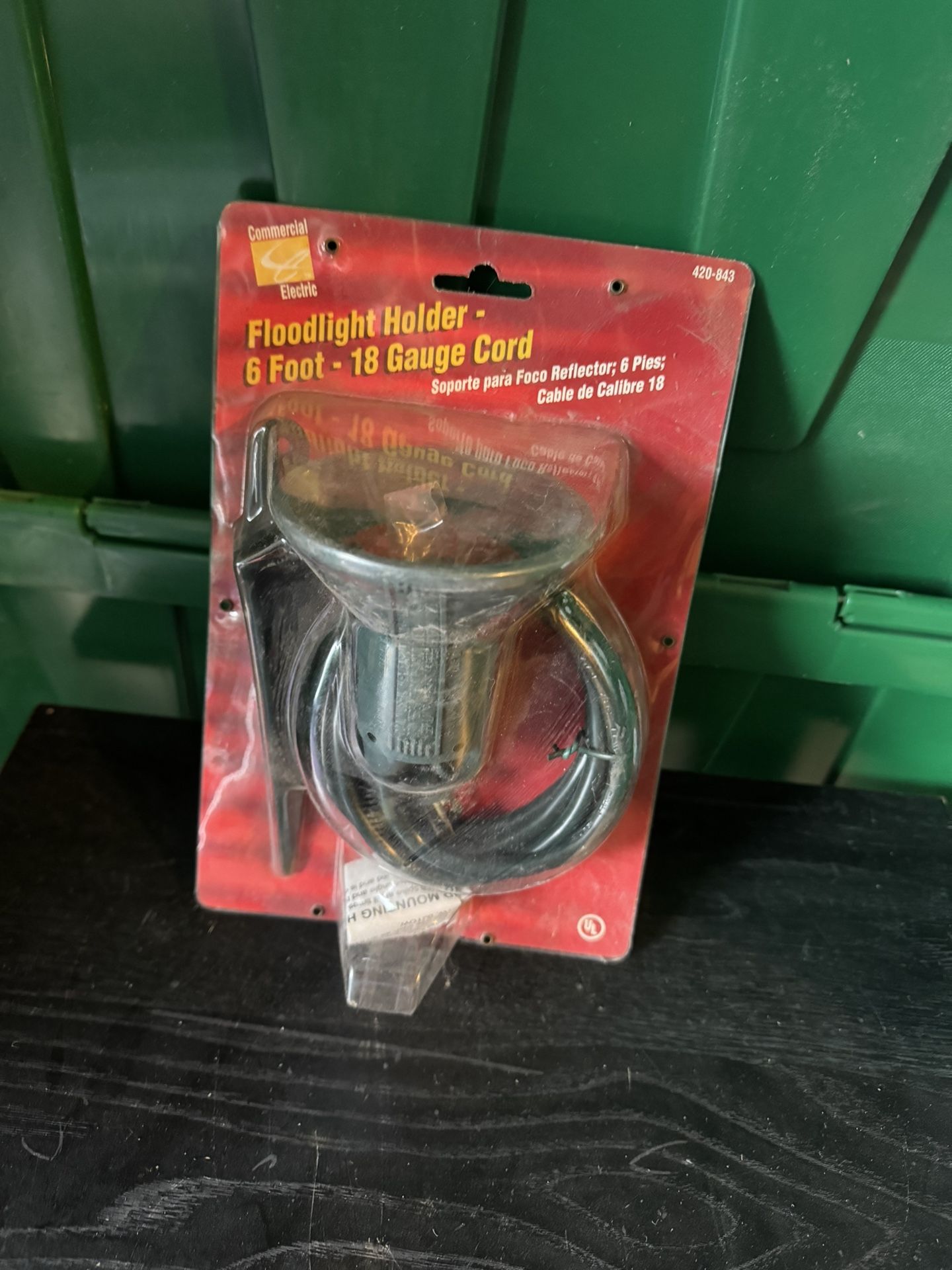 Commercial Electric Floodlight Holder with 6ft 18 Gauge Cord