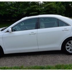 •Urgently Selling 2008 Toyota Camry XLE Everything works, no mechanical issues!!Clean tittle•