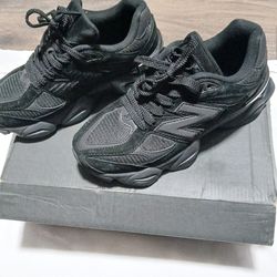 New Balance 9060 Triple Black women's 7 / men's 5.5