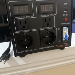 VEVOR Voltage Converter Transformer , 2000 W, Heavy duty