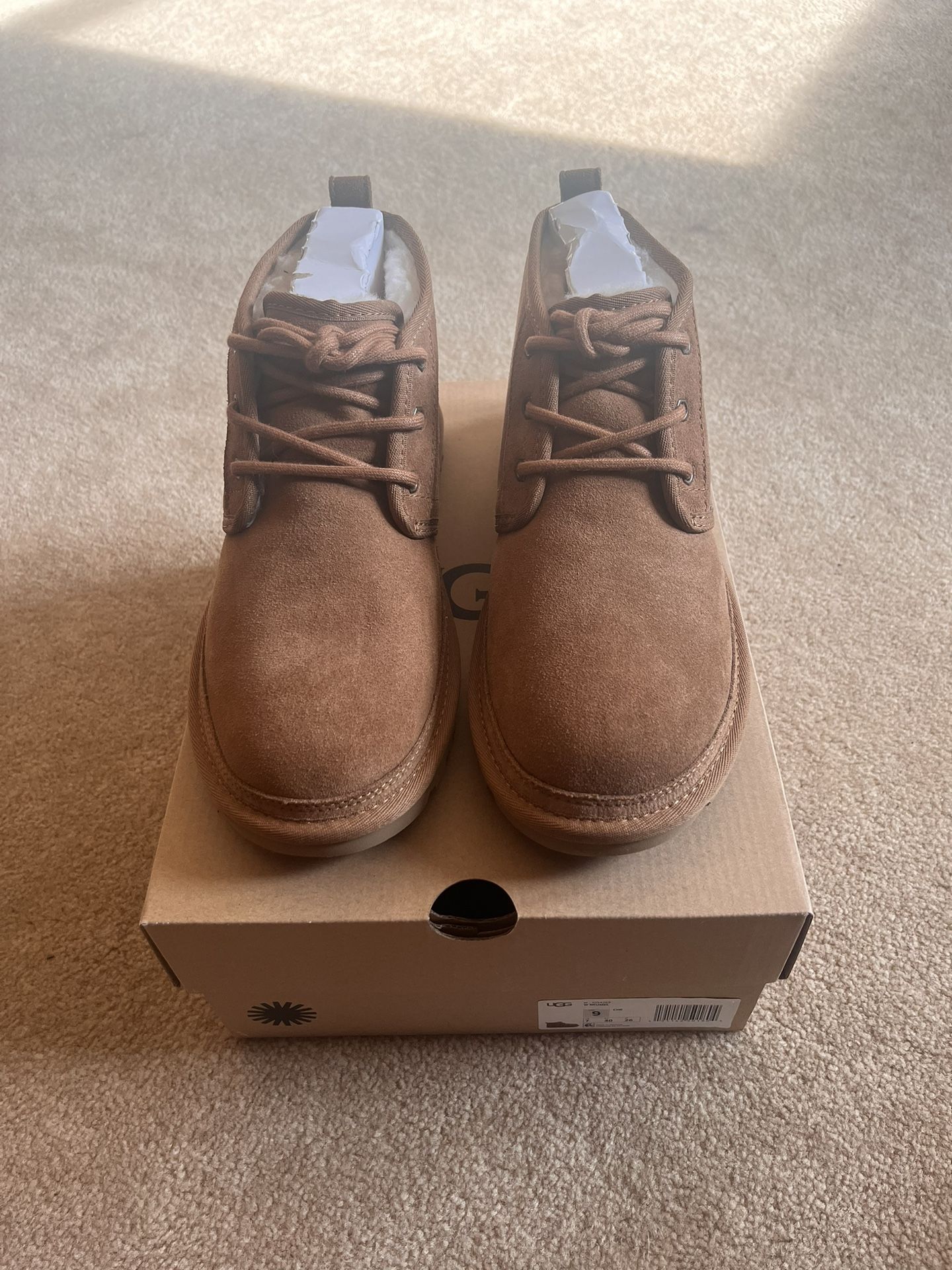 BRAND NEW NEUMEL UGGS SIZE 9