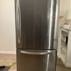 LG Refrigerator: 33 in. W 26 cu. ft. Bottom Freezer Refrigerator w/ Multi-Air Flow and Smart Cooling in PrintProof Stainless Steel