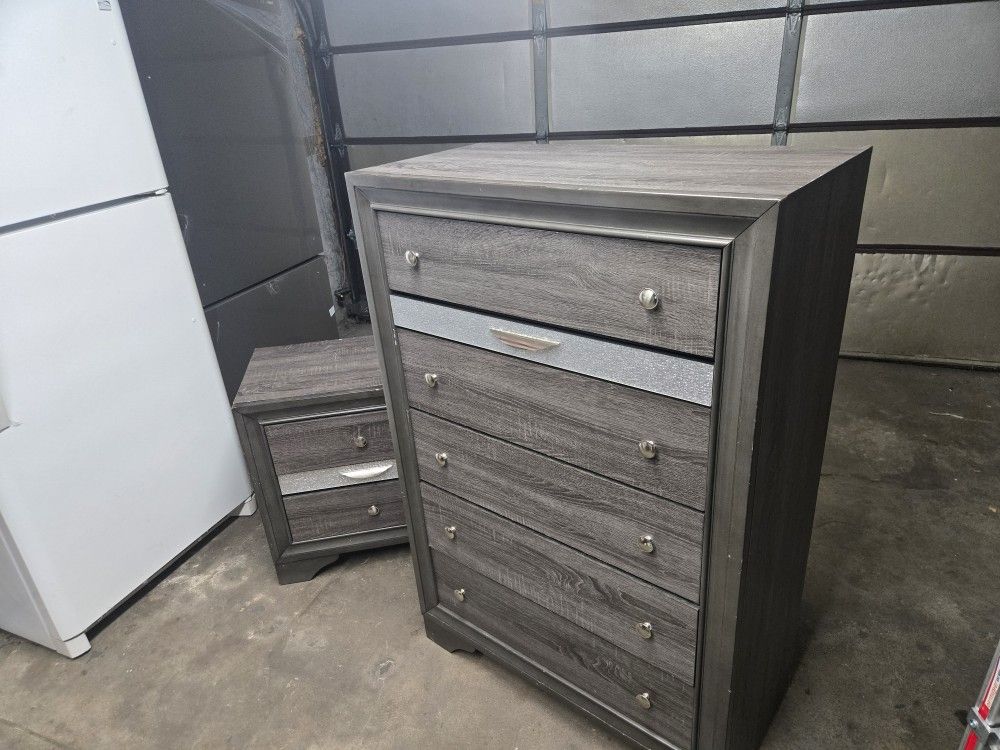 Modern 6 Drawer Dresser And Matching Nightstand 