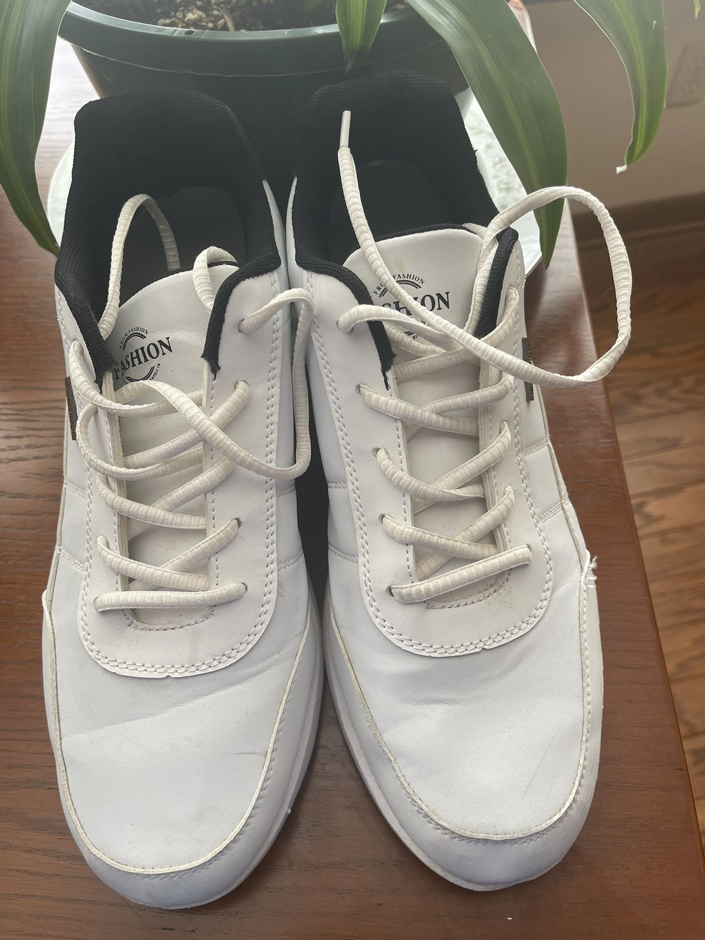 Men’s Light Weight Athlete Shoe
