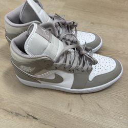 Nike Air Jordan 1 Mid College Grey Light Bone(Size 9)