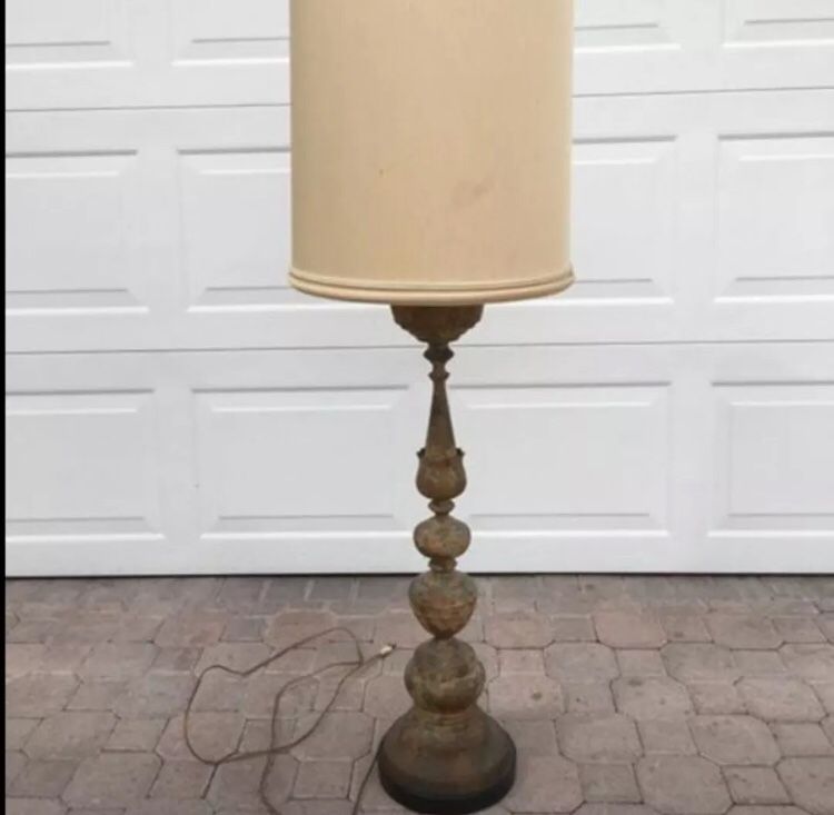 Vintage gold gilt lamp