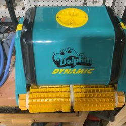 dolphin Dynamics Pool Cleaner