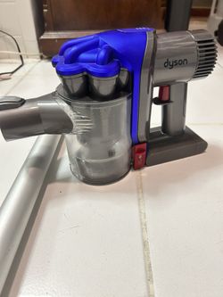 Dyson DC 35 Cordless Vacuum (read description)