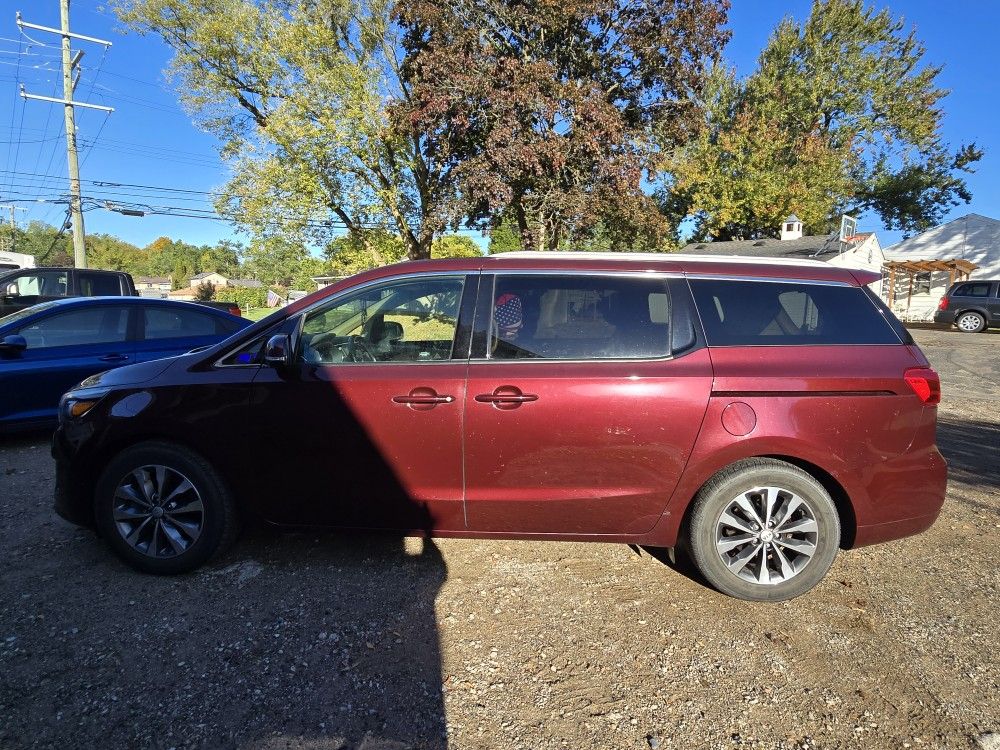2017 KIA Sedona