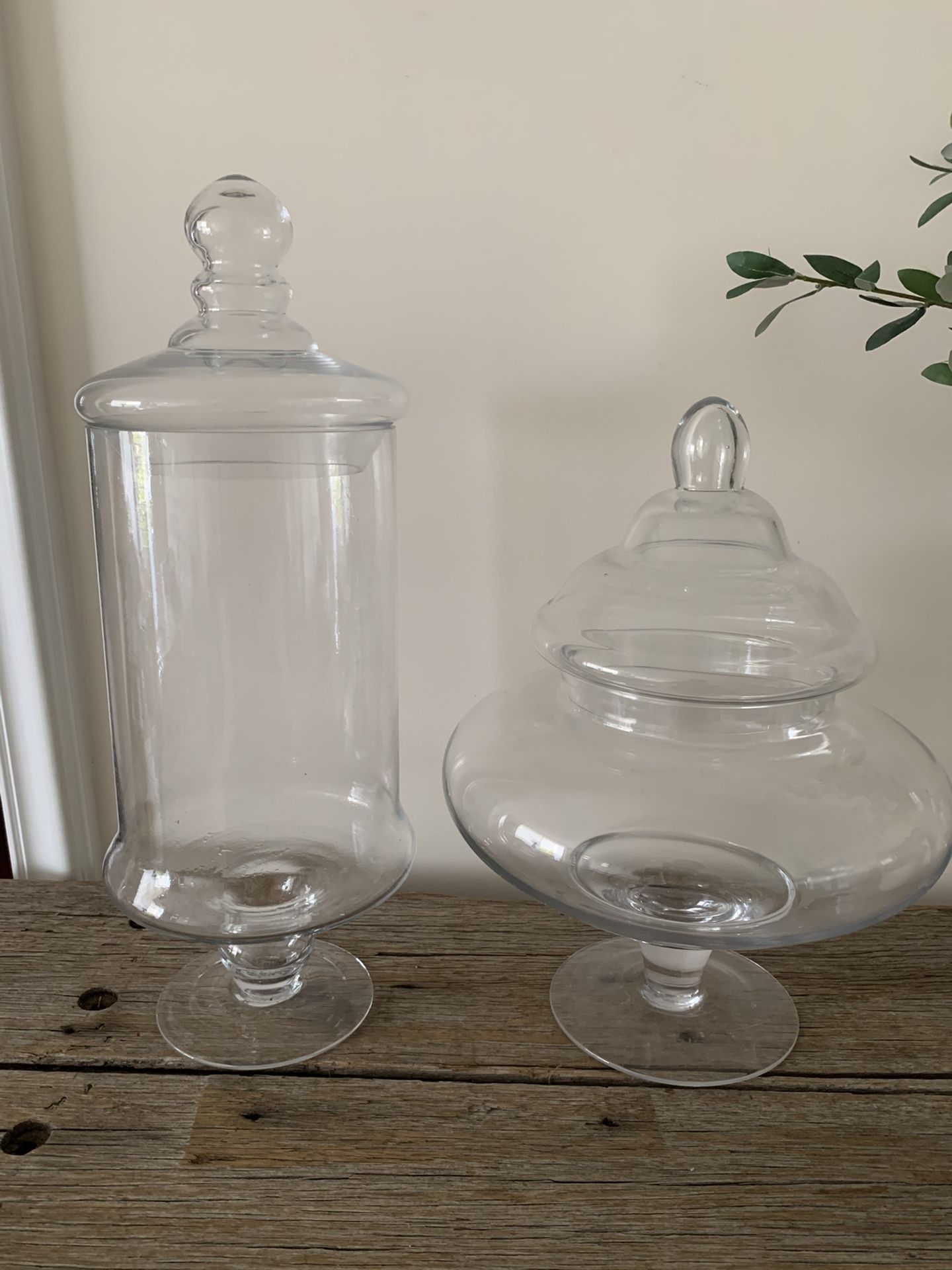 2 candy jars Apothecary clear jars flow less