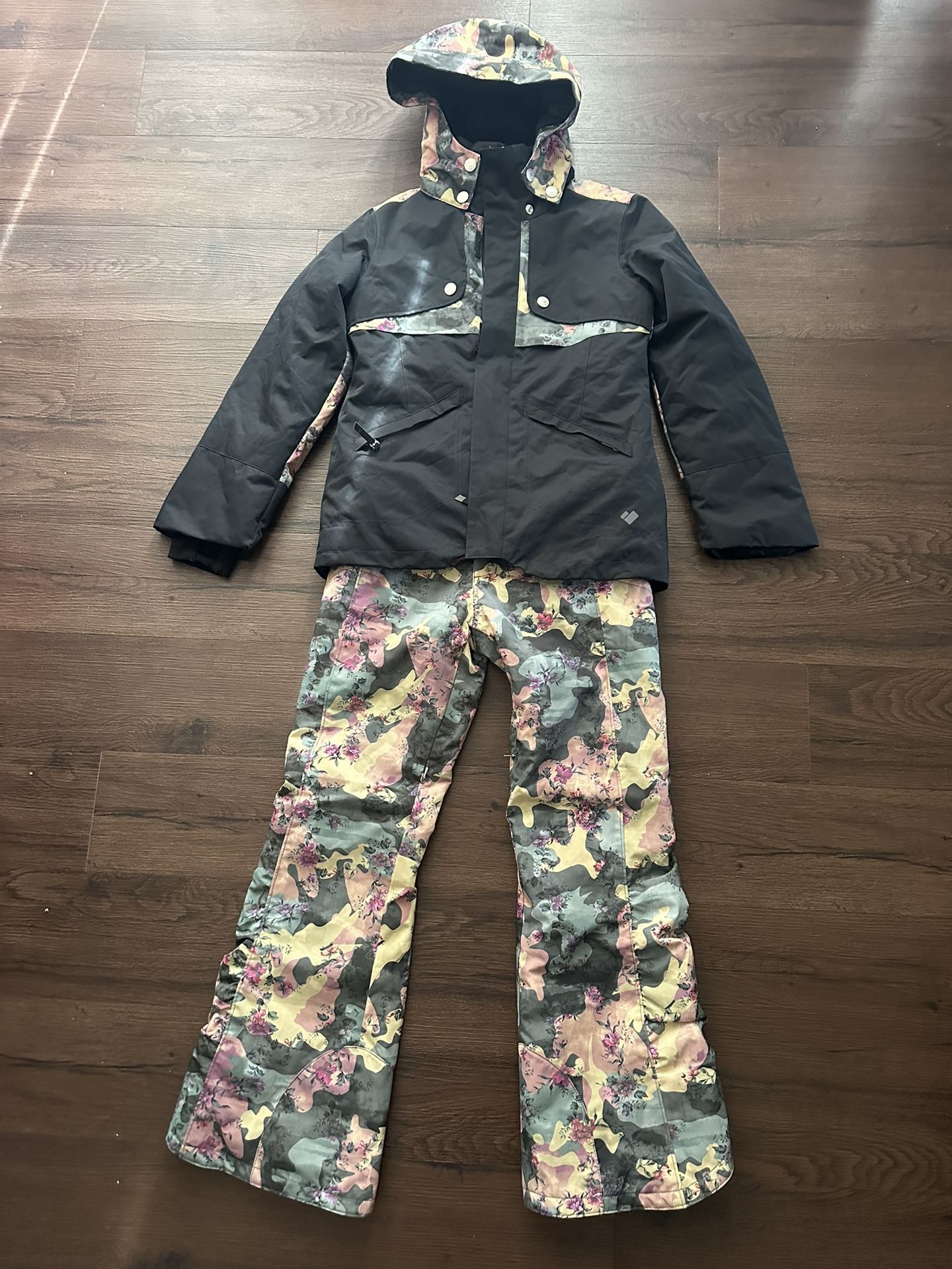 Like New Obermeyer Girls Ski Jacket and Pants- Size 12Y