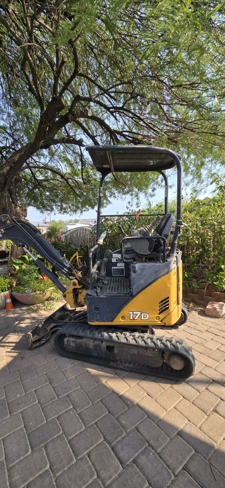 Excavator & Bobcat S70