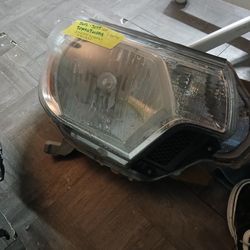 Toyota Tacoma 2012-2015 Headlight Assembly 