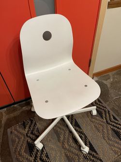 Ikea Sporren White Wood Desk Office Study Swivel Chair for Sale in Federal Way WA OfferUp