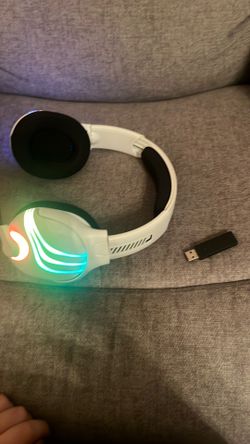 Wireless gaming headset