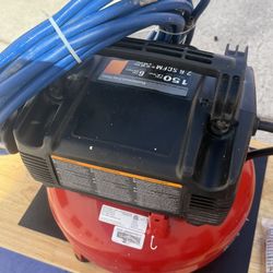 Porter-Cable 6 Gallon 150 PSI Air Compressor + Hose