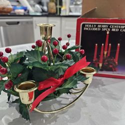 Great condition holly berry centerpiece candle holder, no candles. 
