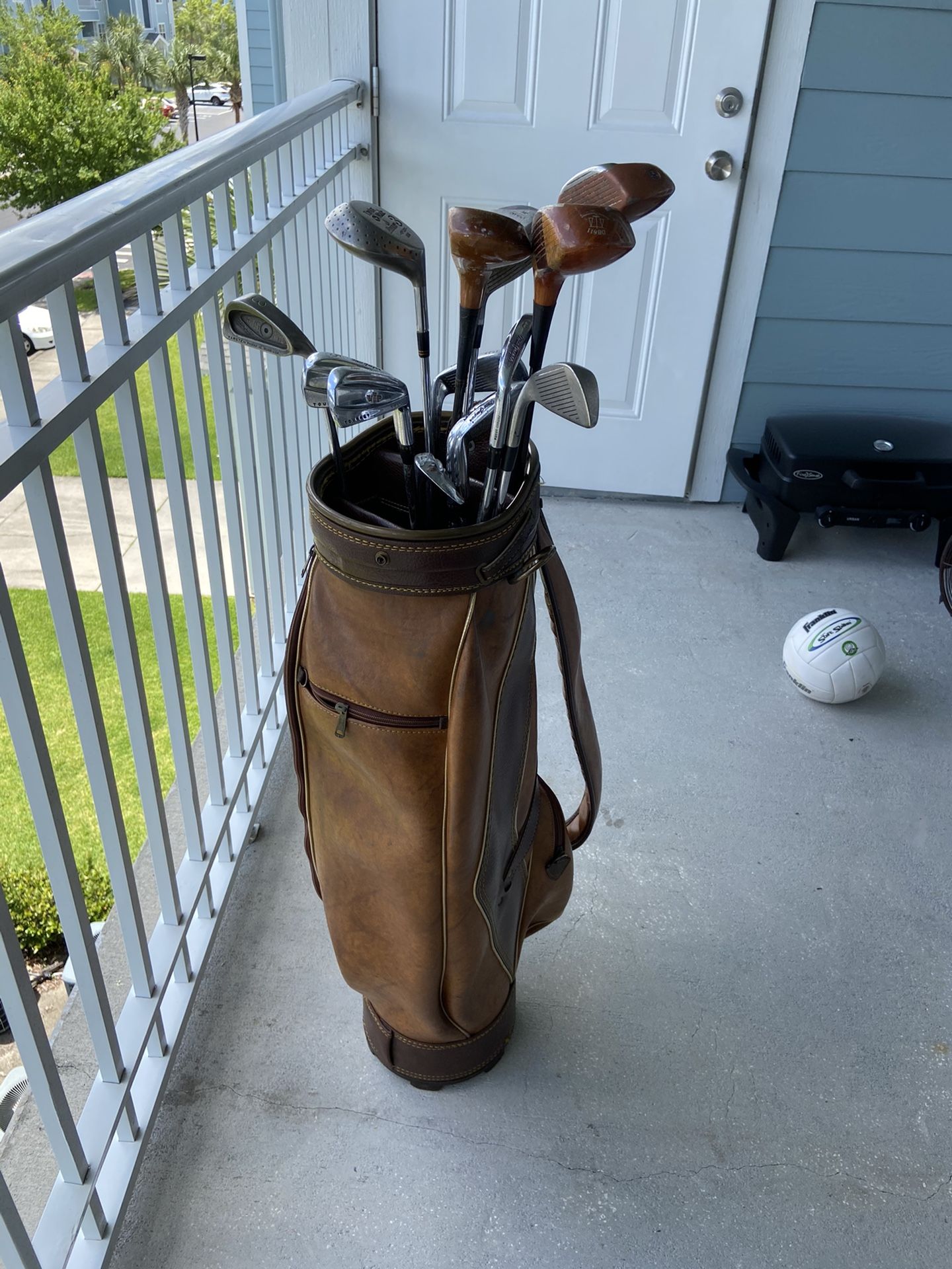 AJAY A FUQUA COMPANY Leather Golf Bag