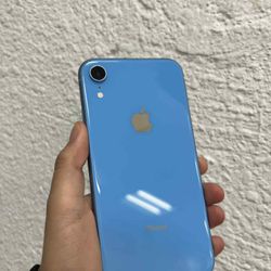 iPhone XR 64GB UNLOCKED 