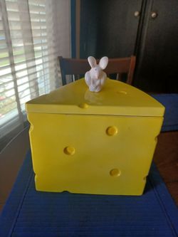 Cookie jar/storage mouse on cheese