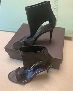 Ellie Tahari  high heels 